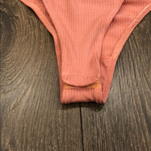 Forever 21 Criss Cross Bodysuit Size M - Picture 8 of 9